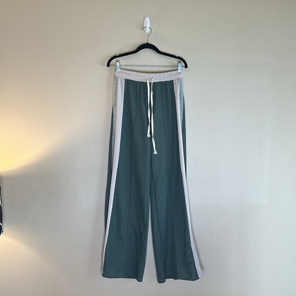 WIN WIN Olive And Cream Wide Leg Sweatpants  Elastic Waistband Womens Size Large - Picture 4 of 9